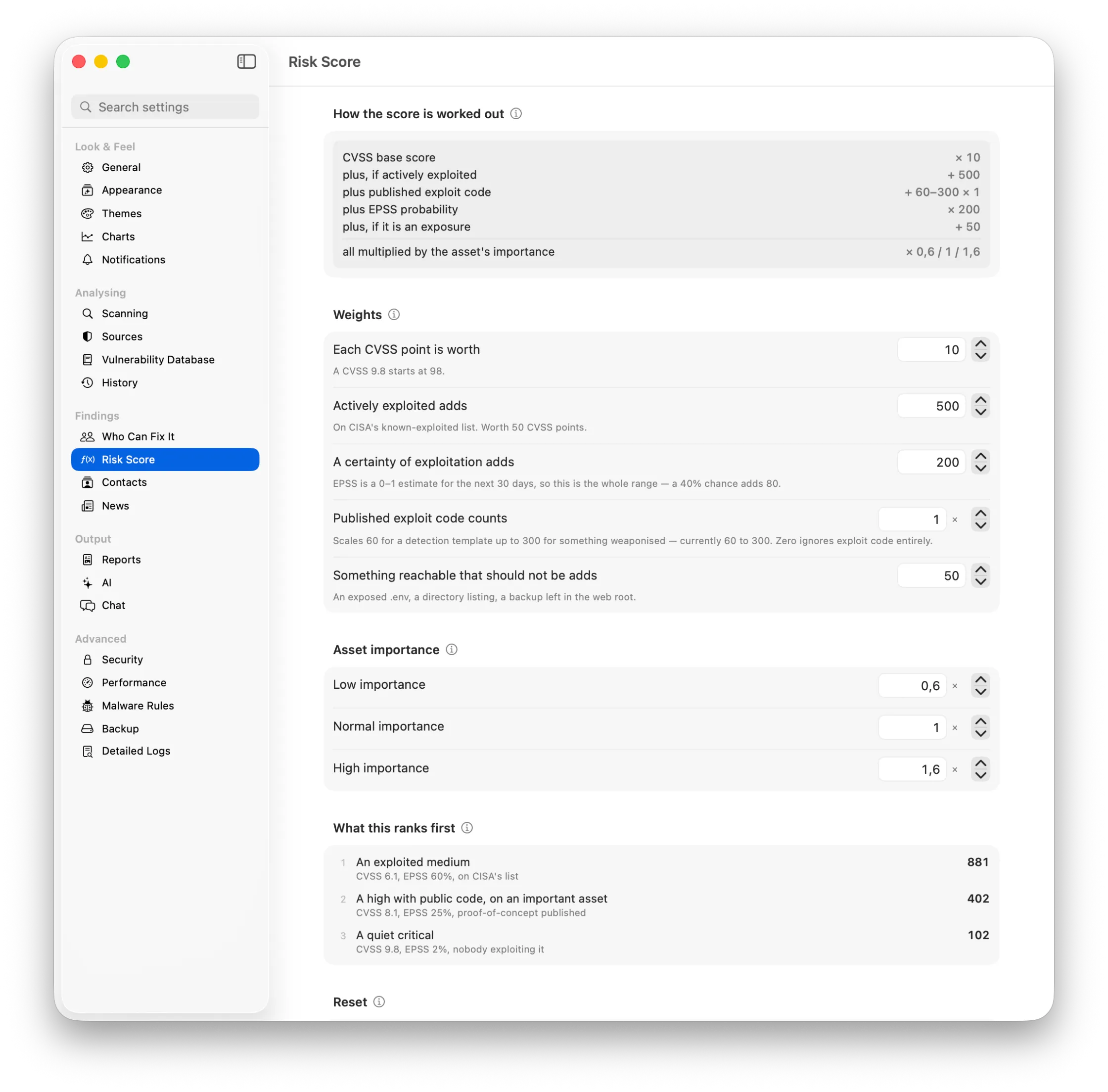 The Risk Score settings pane, showing the scoring formula and its weights